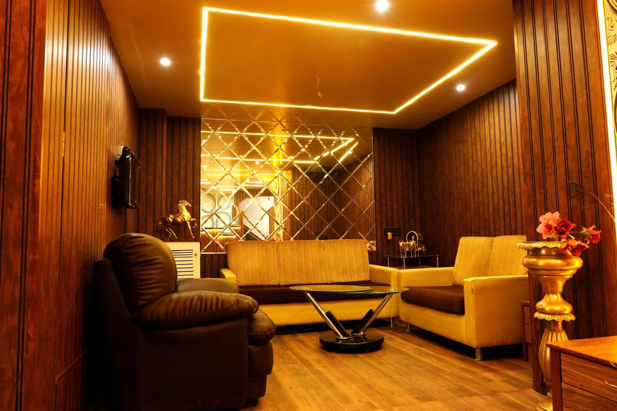 Hotel Padma Krishna Пуна Экстерьер фото
