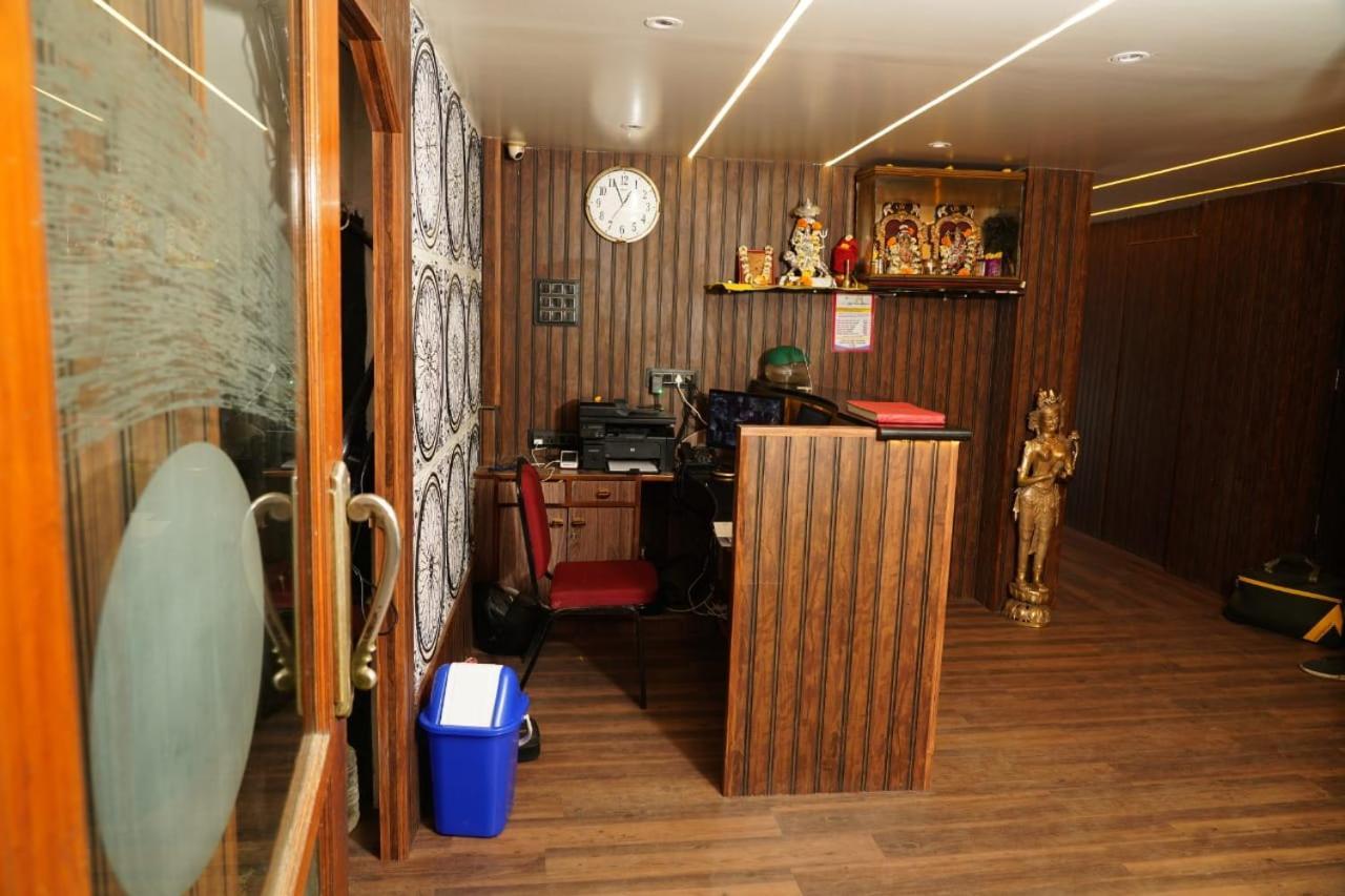 Hotel Padma Krishna Пуна Экстерьер фото